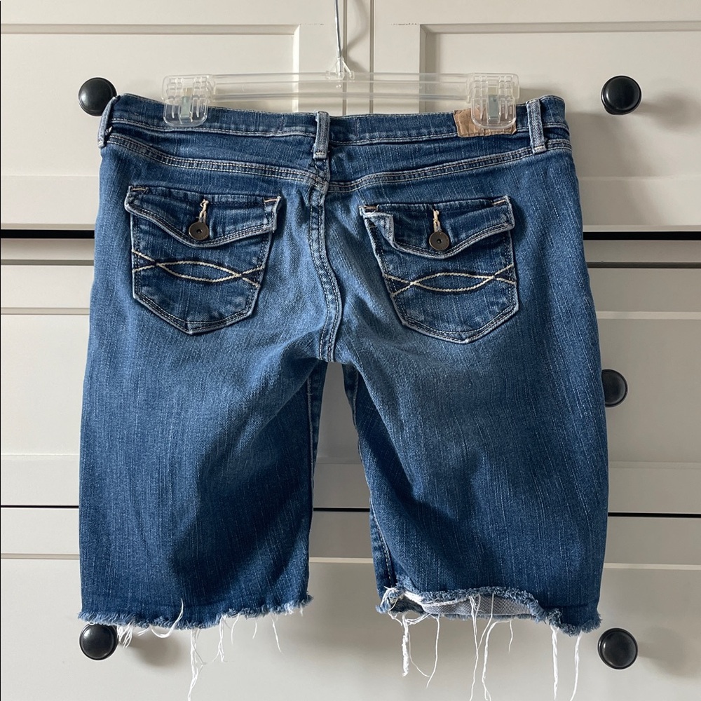 Abercrombie & Fitch Women’s Blue Denim Cutoff Shorts Distressed Hem - Stretch 6 - Picture 3 of 8